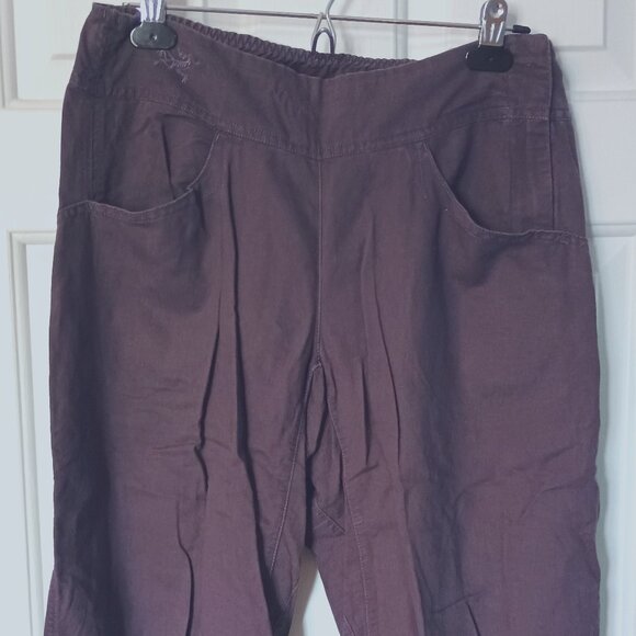Arc'teryx Women Linen Capris, size S, colour Purple - Picture 2 of 9